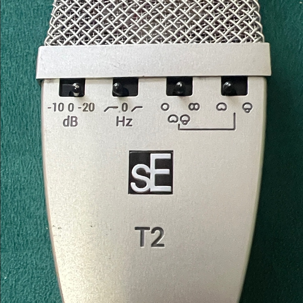 T2 Silver Ribbon Studio Microphone - Picture 2 of 7